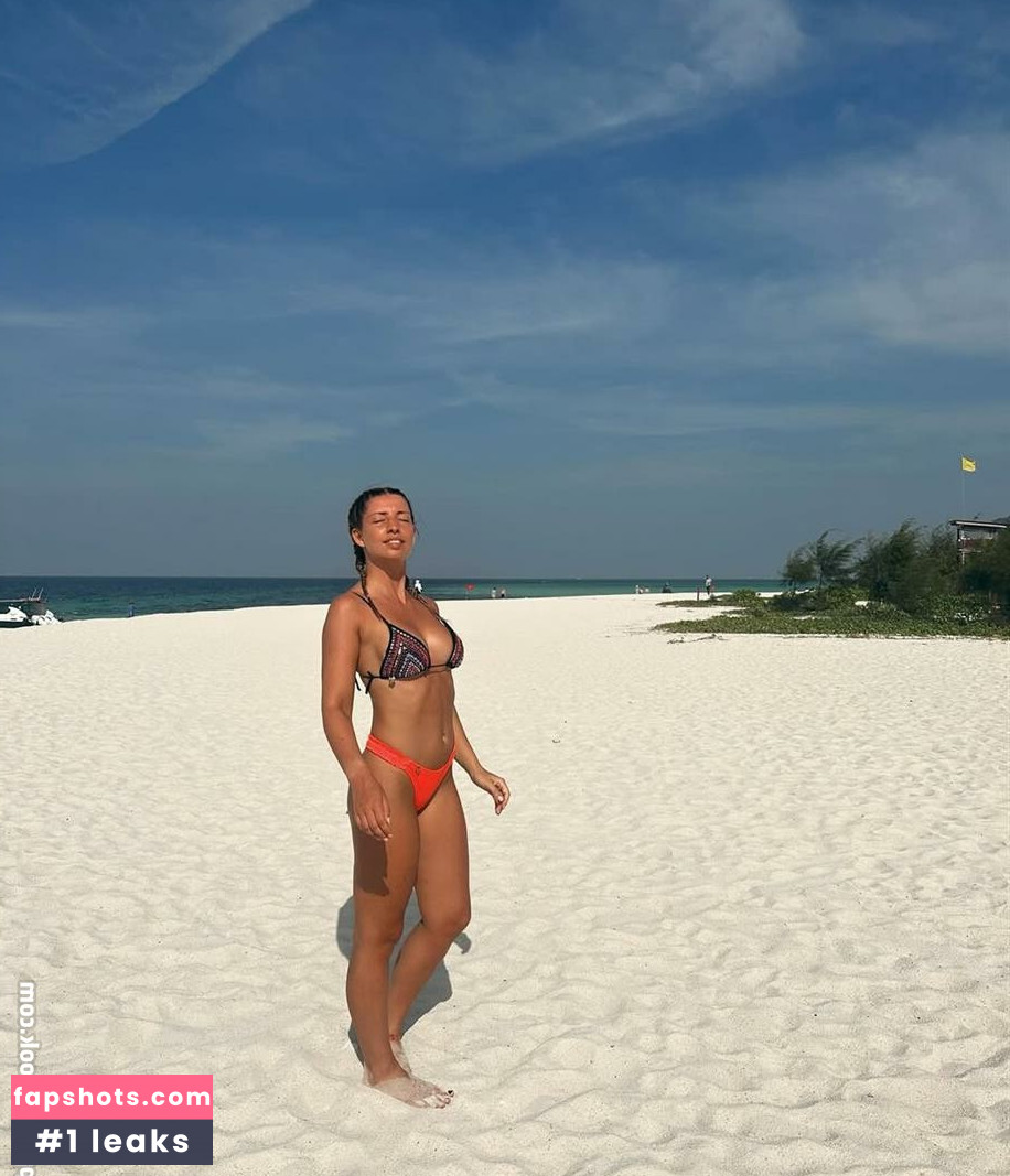 Lara López Calvo gallery photo #19