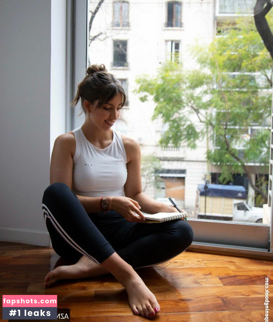 Lara López Calvo gallery photo #5