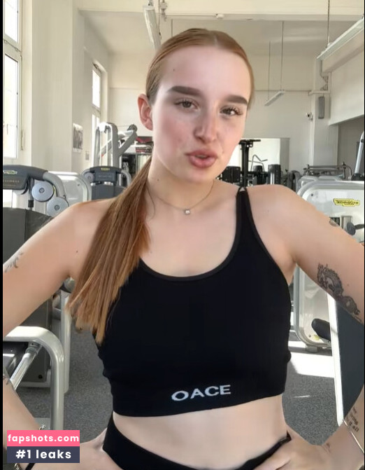 Lara_mde gallery photo #11