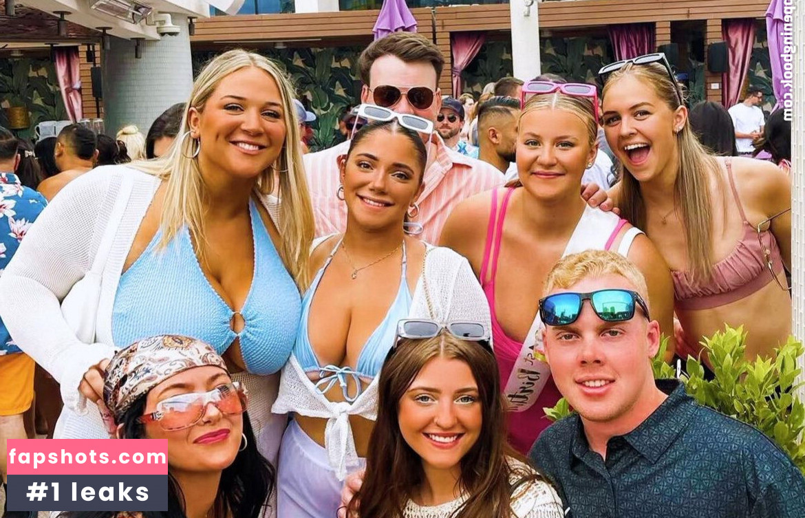 Lara P gallery photo #3