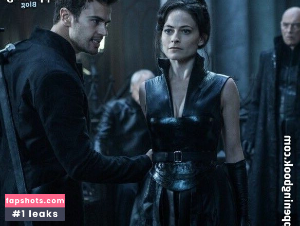 Lara Pulver Nahé úniky fotek pouze od fanoušků #24 - Fapshots