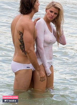 Lara Stone gallery photo #107