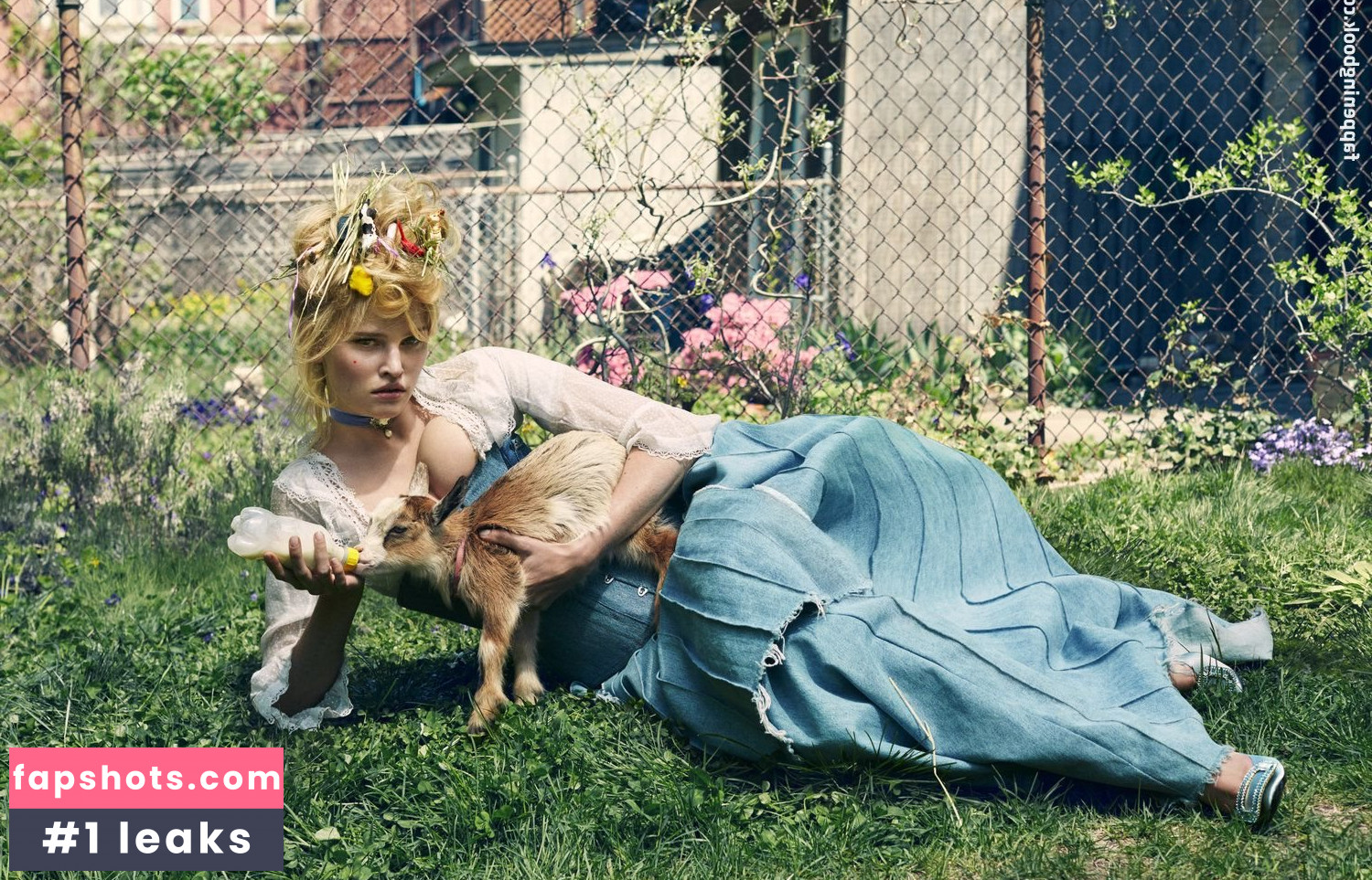 Lara Stone gallery photo #137