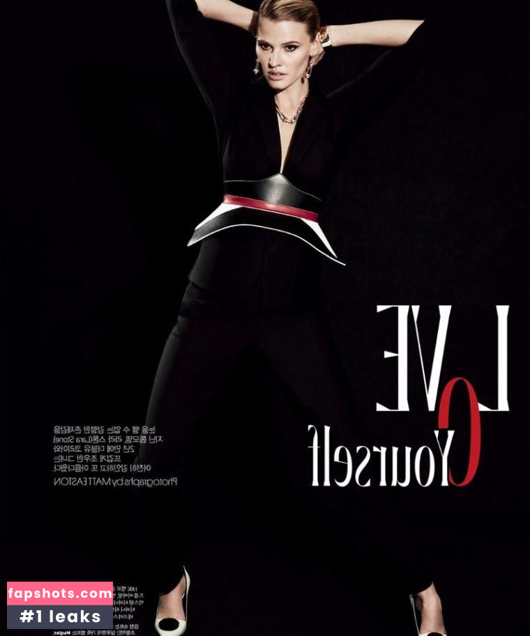 Lara Stone gallery photo #140