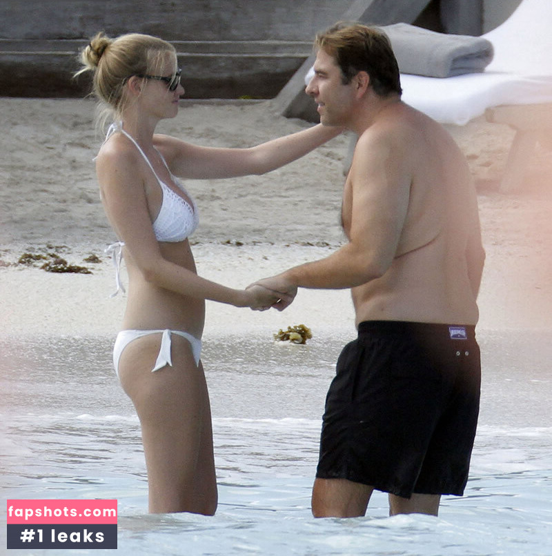 Lara Stone gallery photo #29