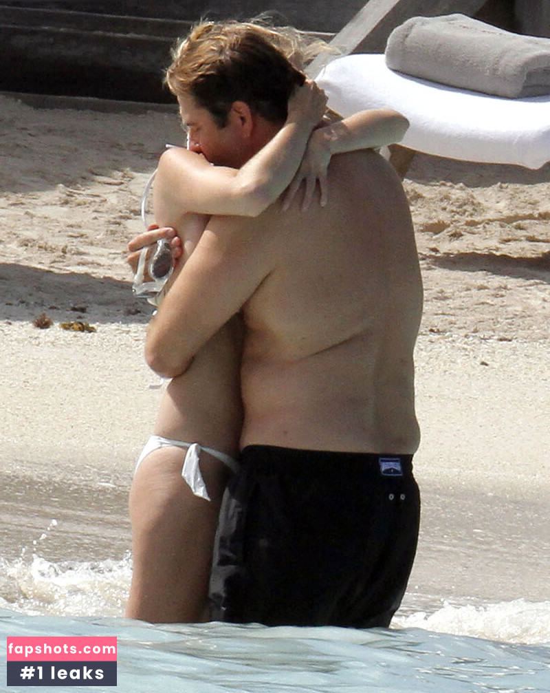 Lara Stone gallery photo #33