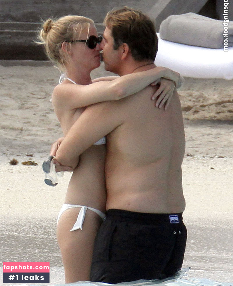 Lara Stone gallery photo #38