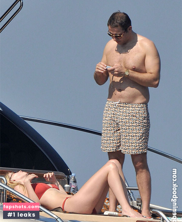 Lara Stone gallery photo #44