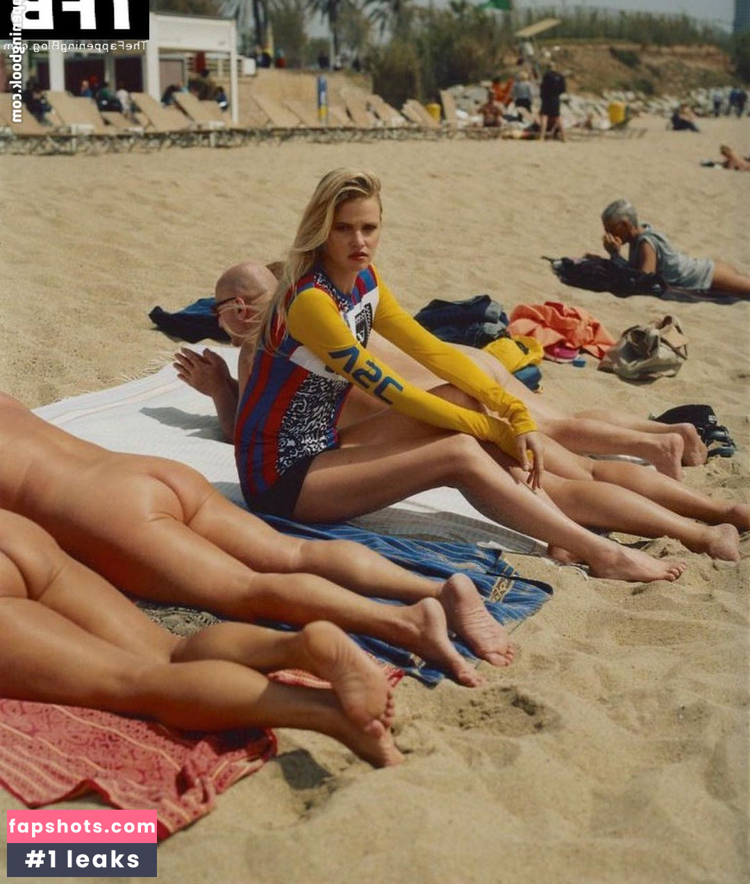 Lara Stone gallery photo #54