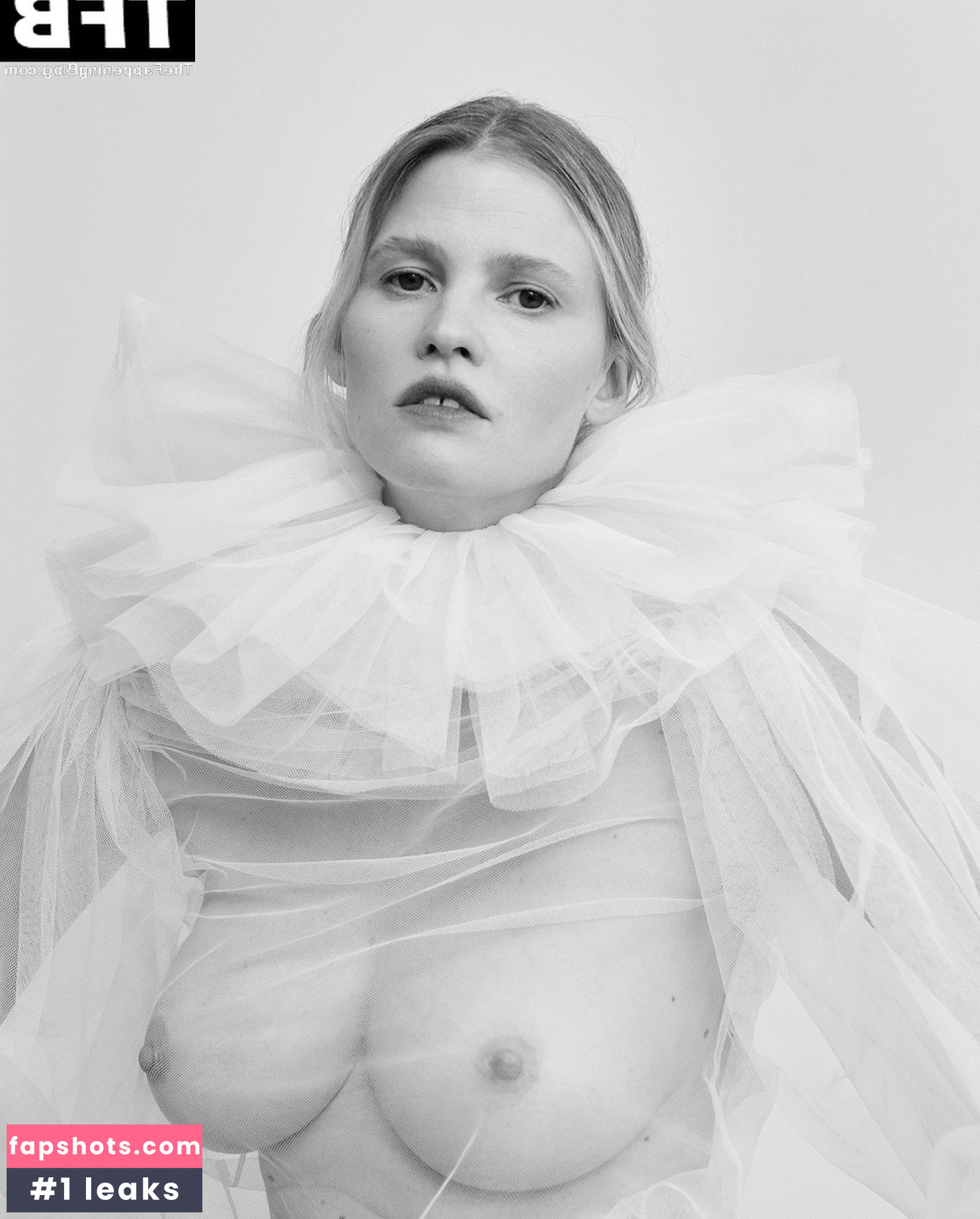 Lara Stone gallery photo #68