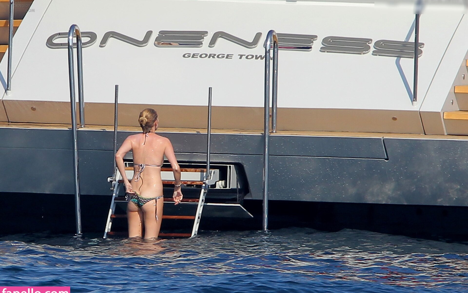 lara-stone gallery photo #12