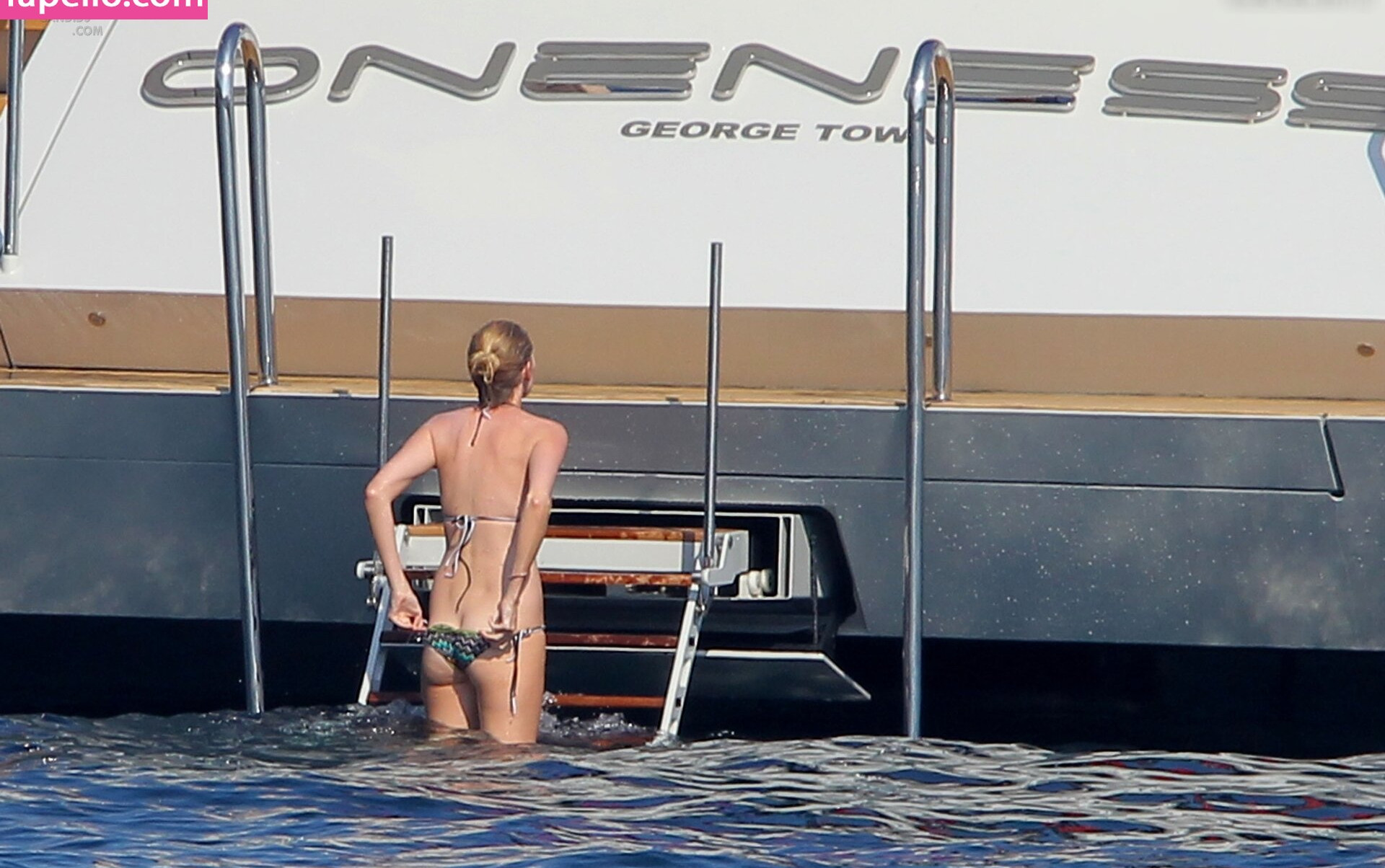 lara-stone gallery photo #14