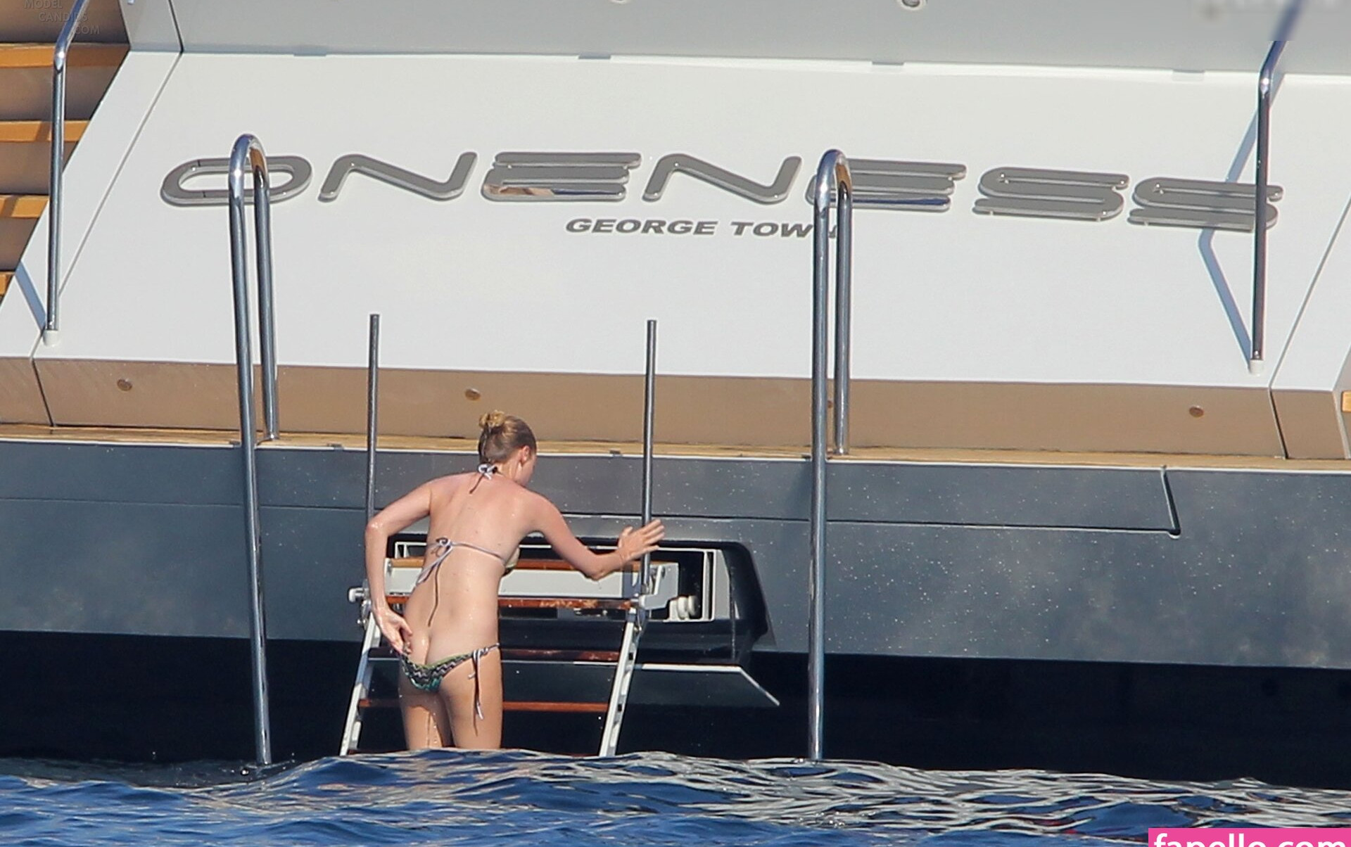 lara-stone gallery photo #15