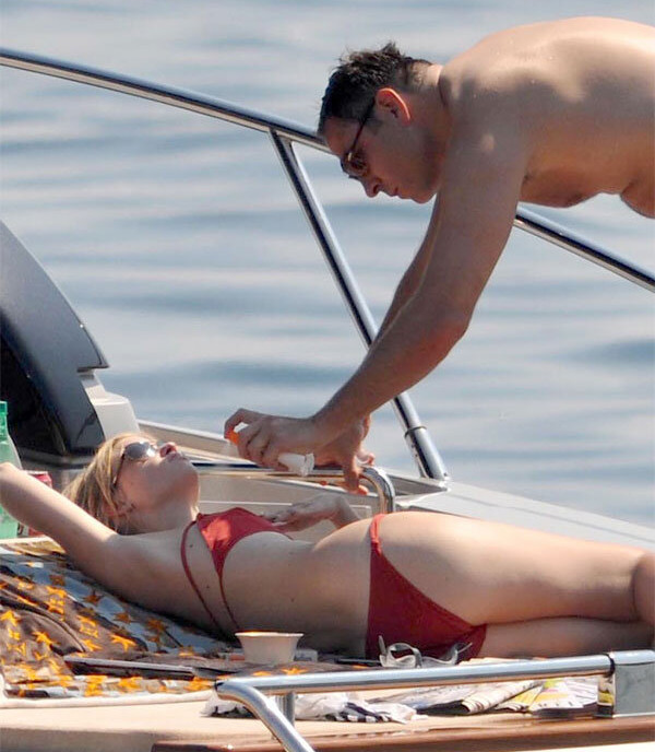 lara-stone gallery photo #18