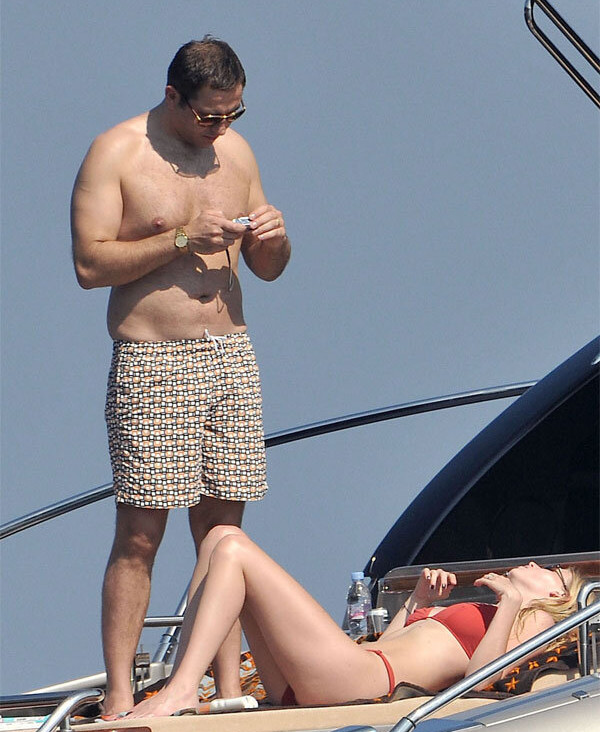 lara-stone gallery photo #23