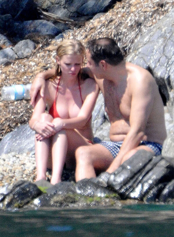 lara-stone gallery photo #25