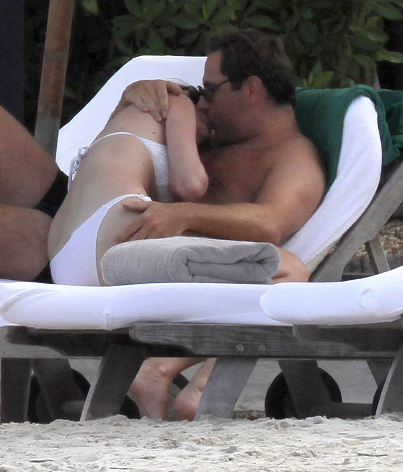 lara-stone gallery photo #40