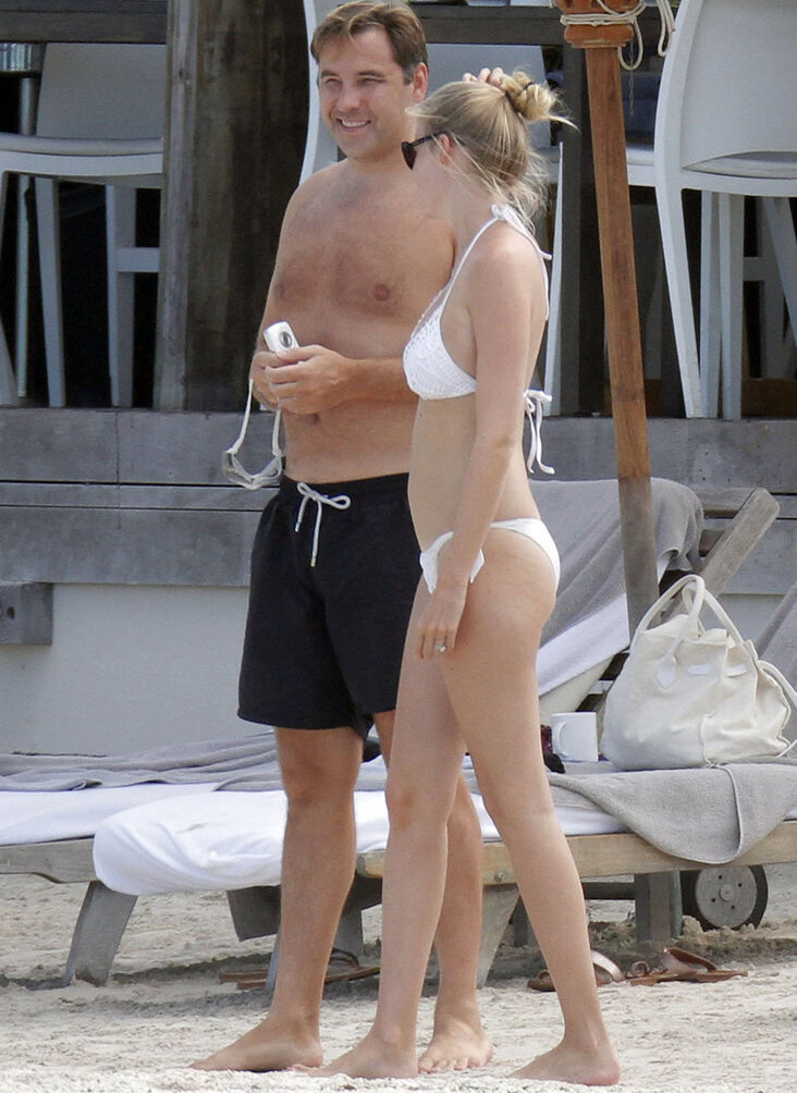 lara-stone gallery photo #41