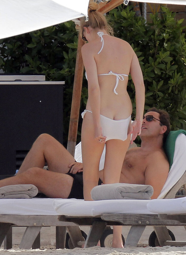 lara-stone gallery photo #45