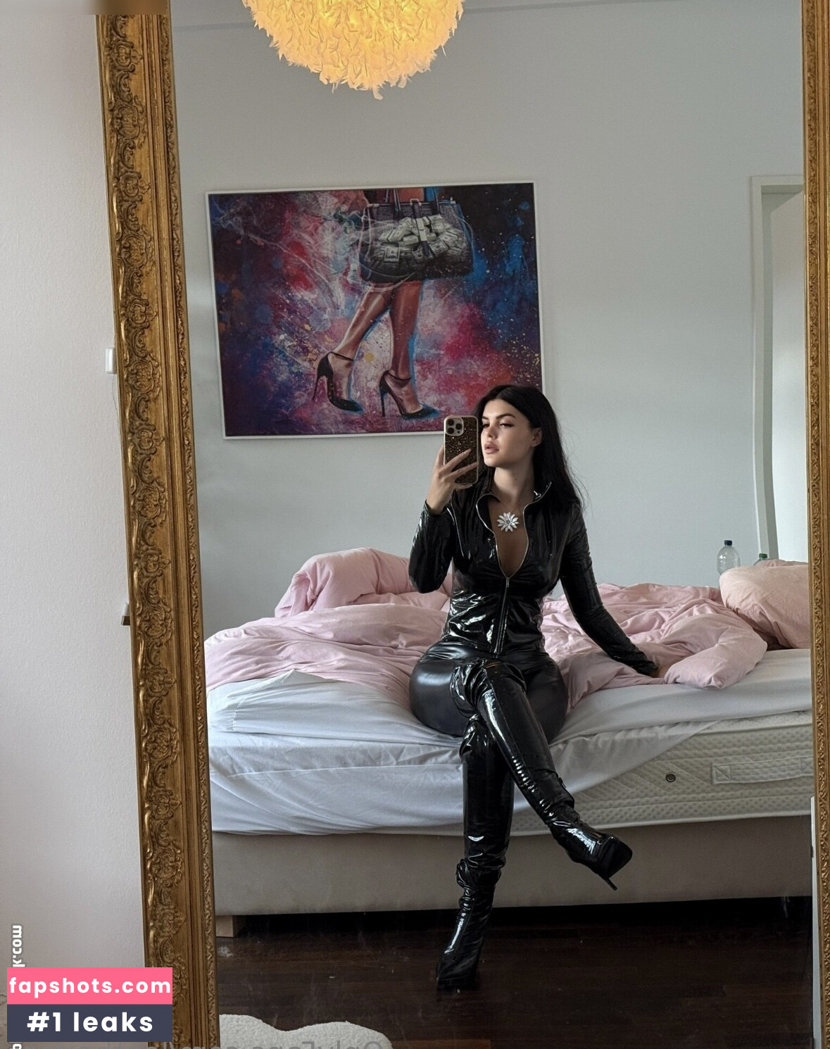 Lara Winter gallery photo #10