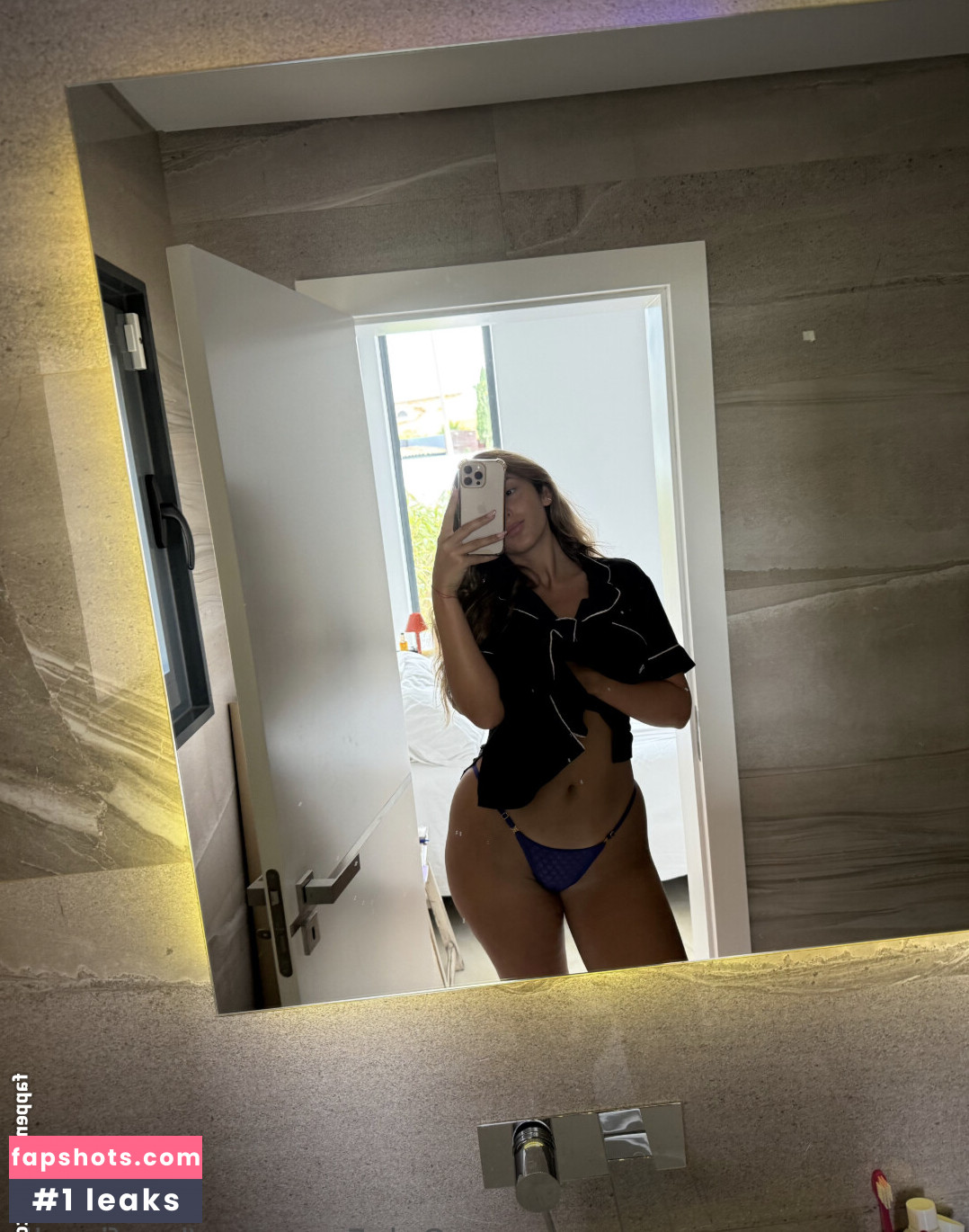 Larafiorella gallery photo #33