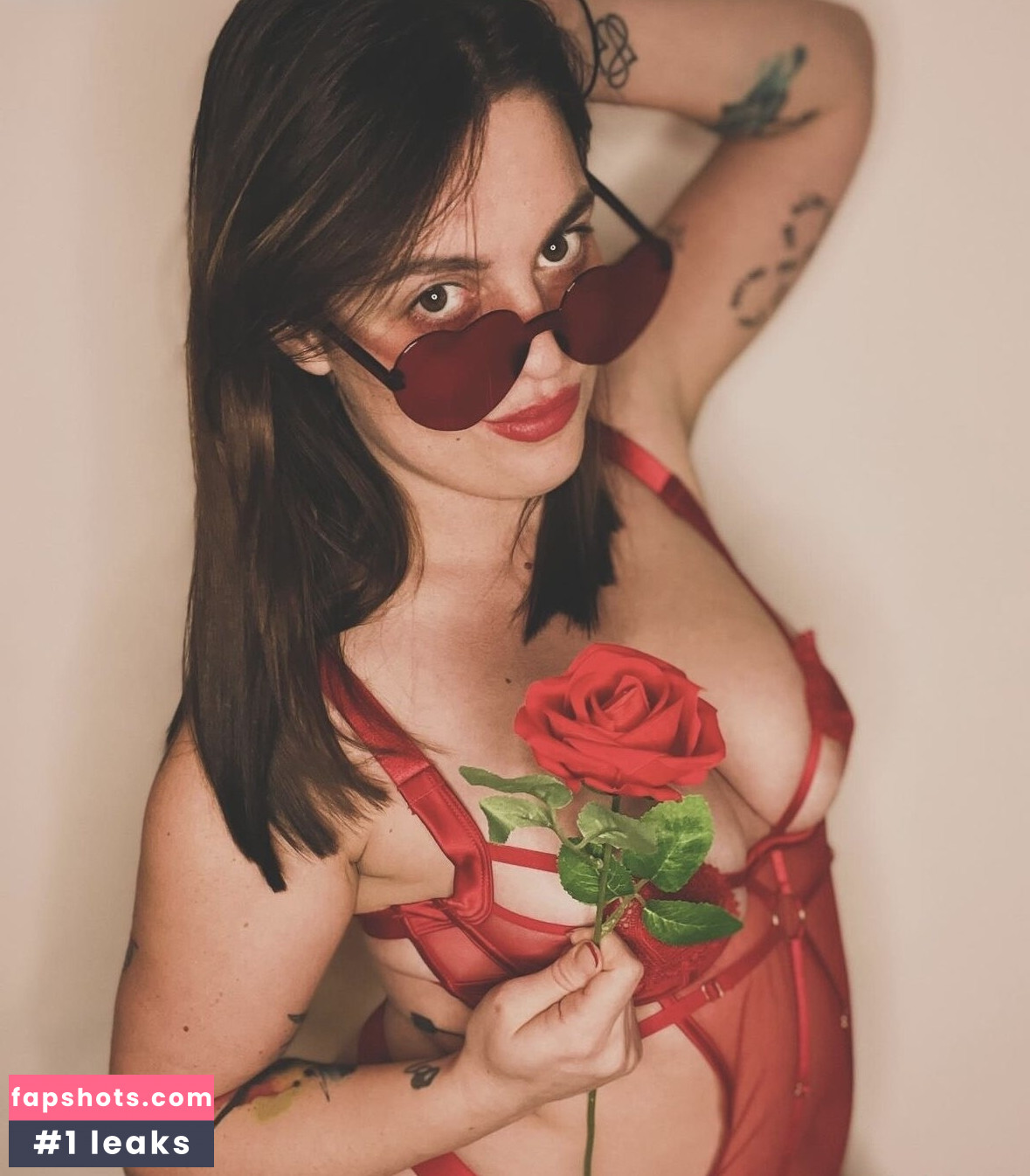 Laras Secret gallery photo #10