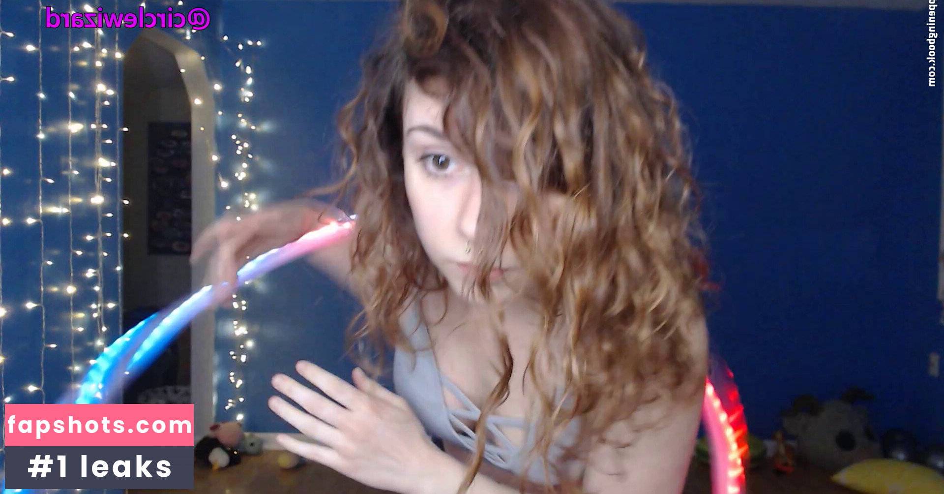 Laribug Nahé úniky fotek pouze od fanoušků #14 - Fapshots