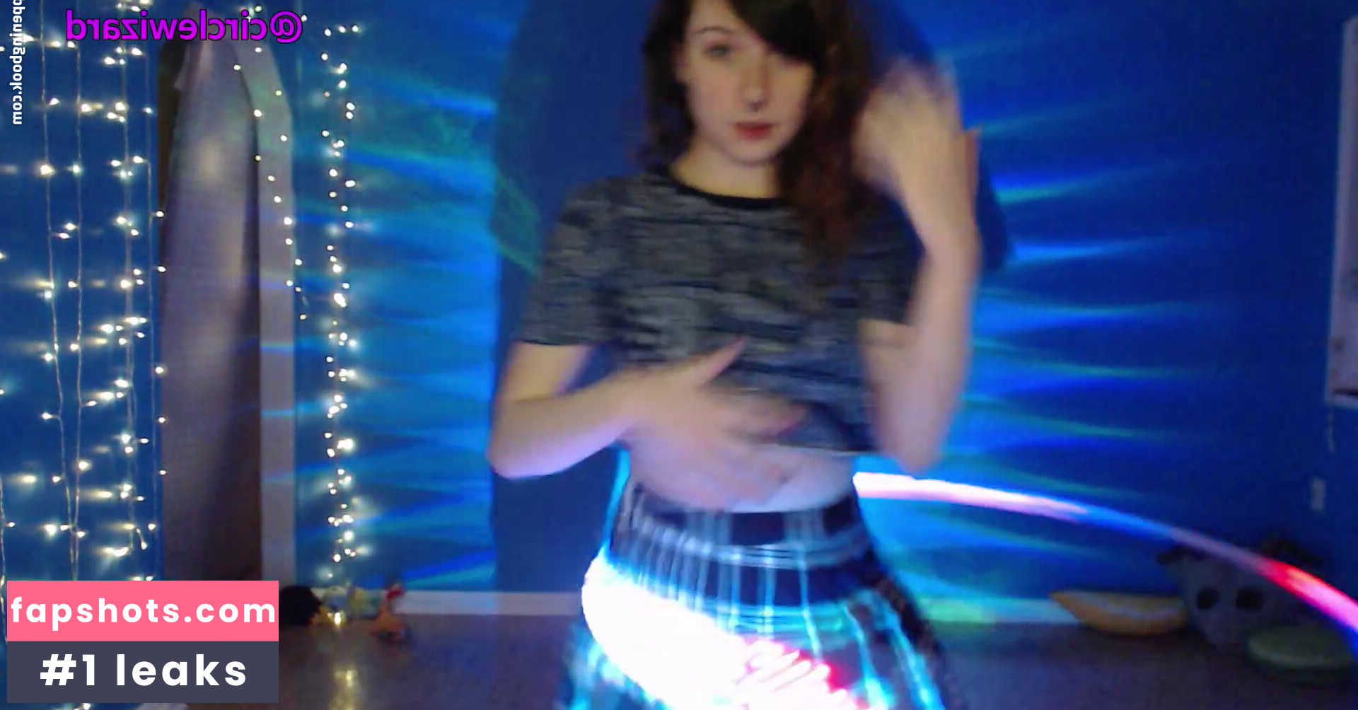 Laribug Nahé úniky fotek pouze od fanoušků #17 - Fapshots