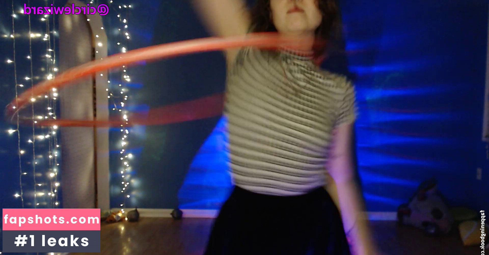 Laribug Nahé úniky fotek pouze od fanoušků #20 - Fapshots