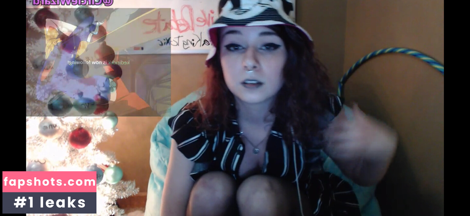 Laribug Nahé úniky fotek pouze od fanoušků #26 - Fapshots