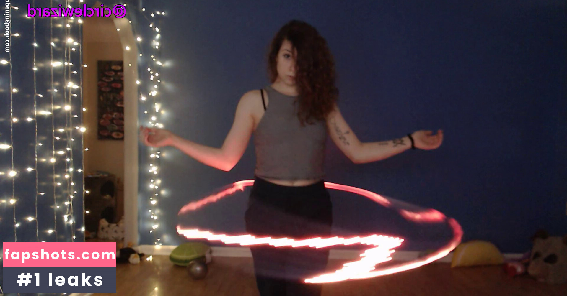 Laribug Nahé úniky fotek pouze od fanoušků #10 - Fapshots