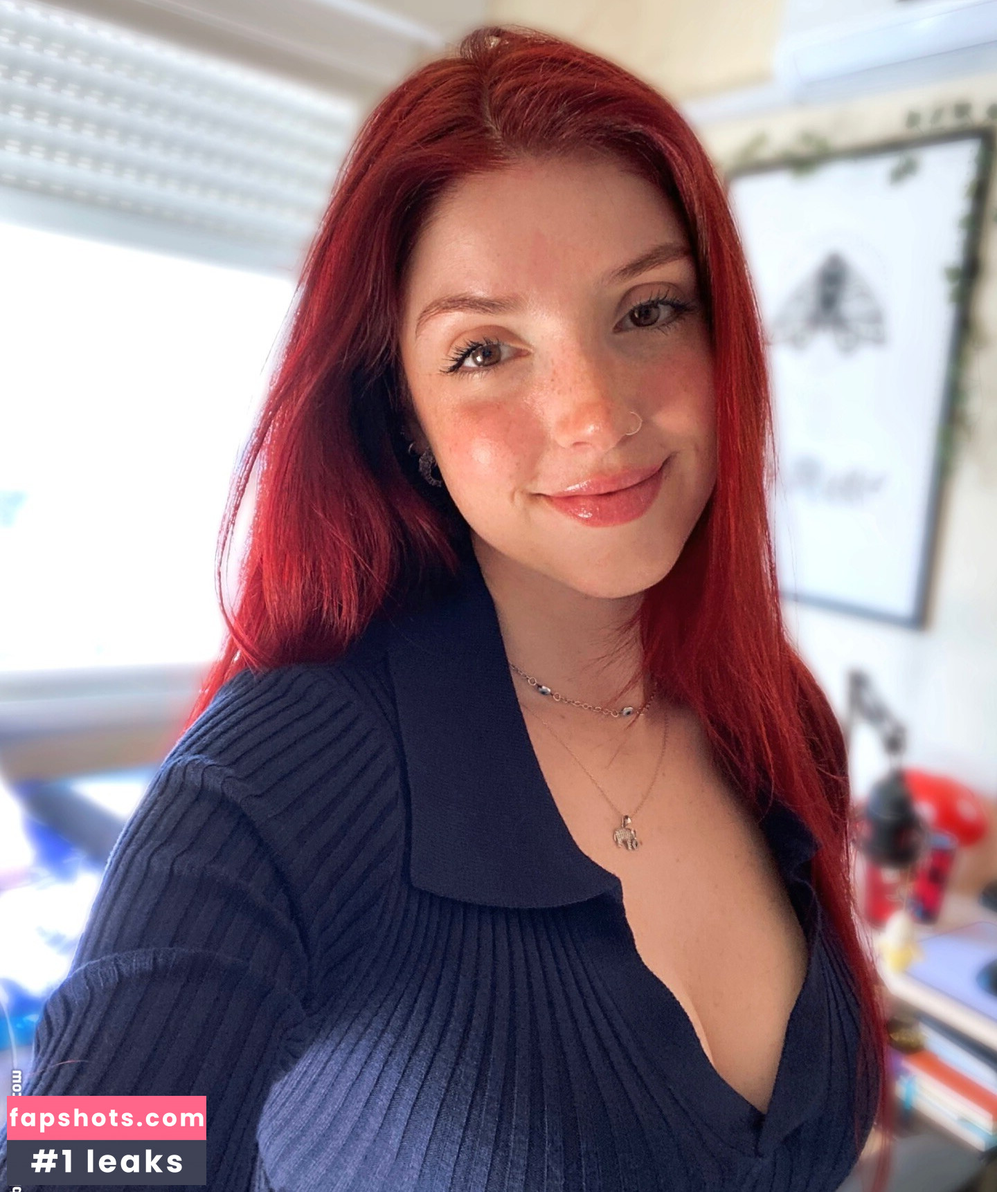 Larissa Basgal nude babe gallery