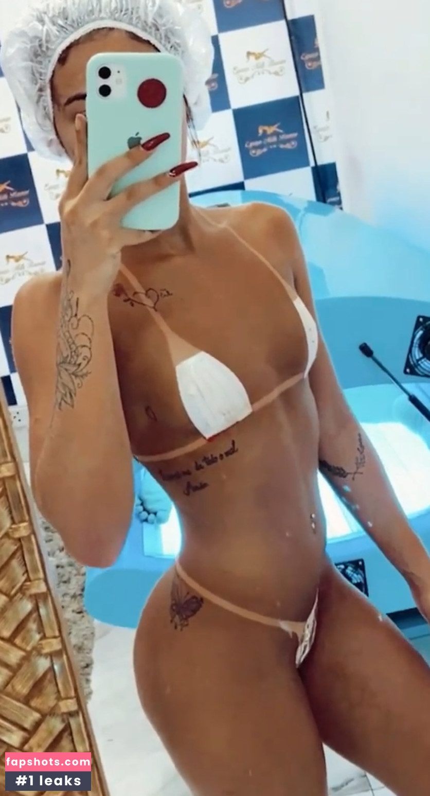 Larissa Chaves Nude Leaks OnlyFans Photos #7 - LeakJerk