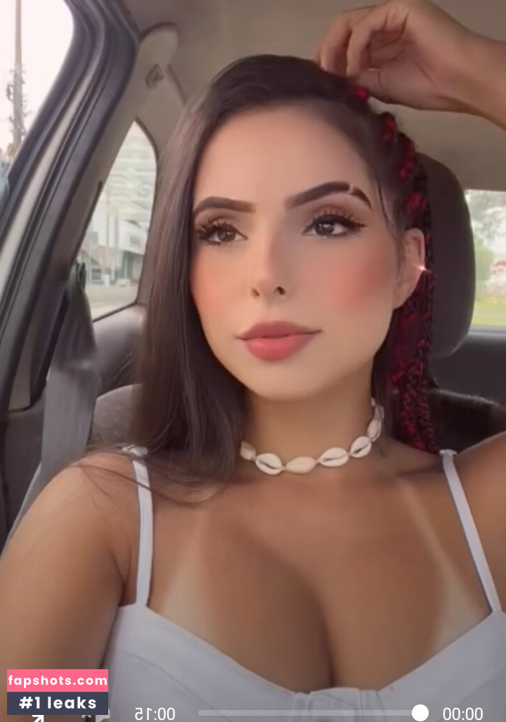 Larissa Costa gallery photo #17