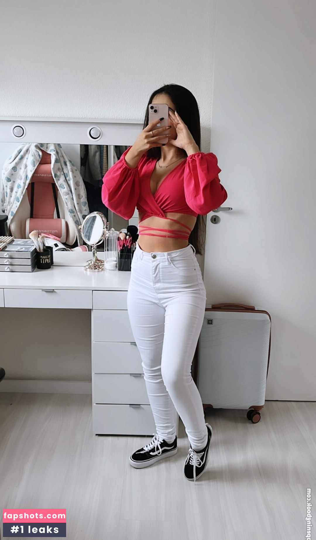 Larissa Costa gallery photo #24