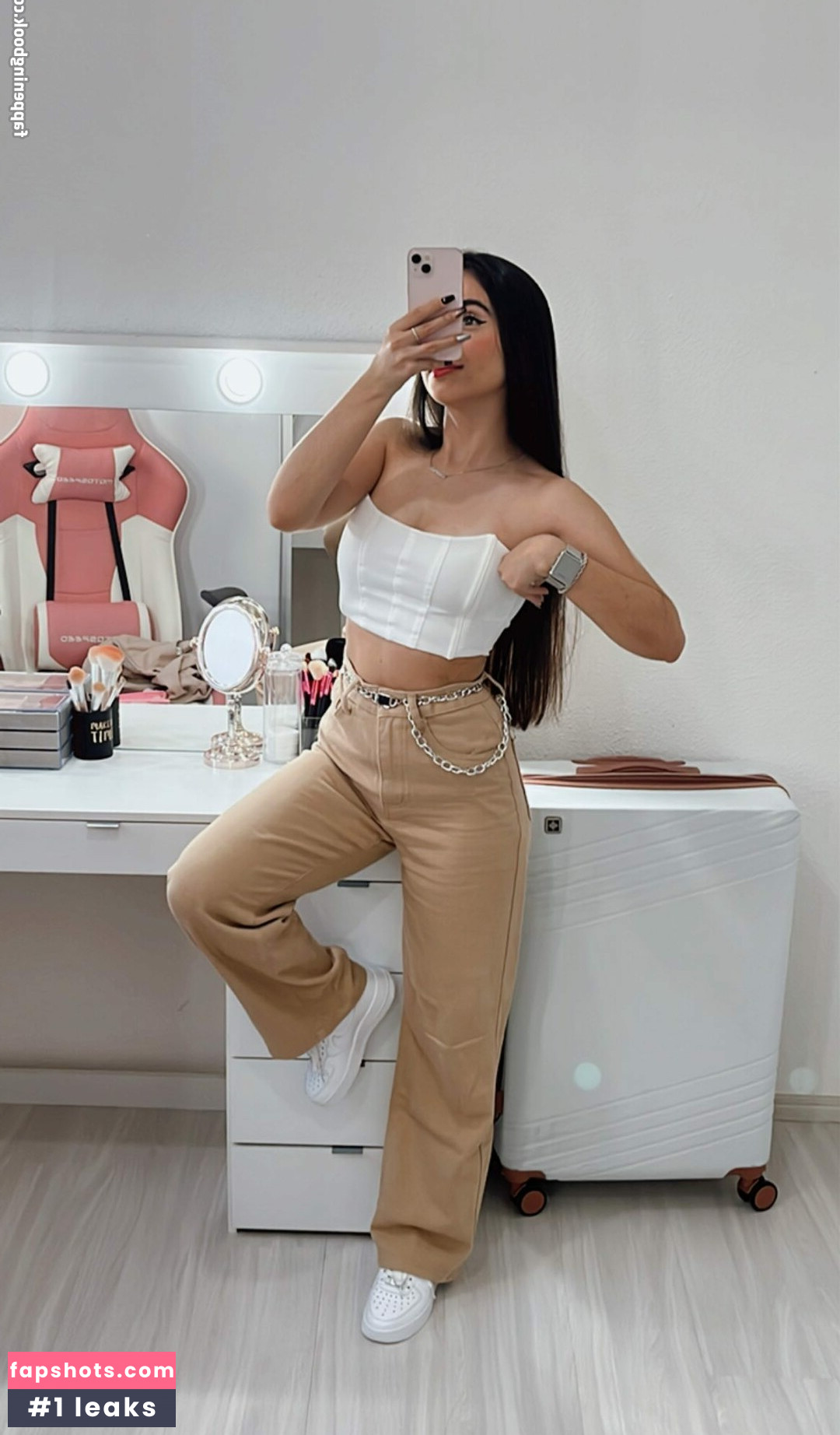 Larissa Costa gallery photo #25