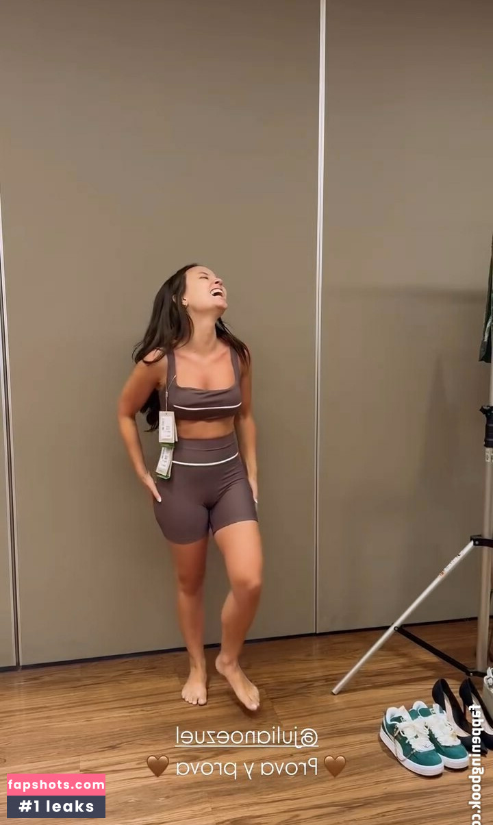 Larissa Manoela gallery photo #101