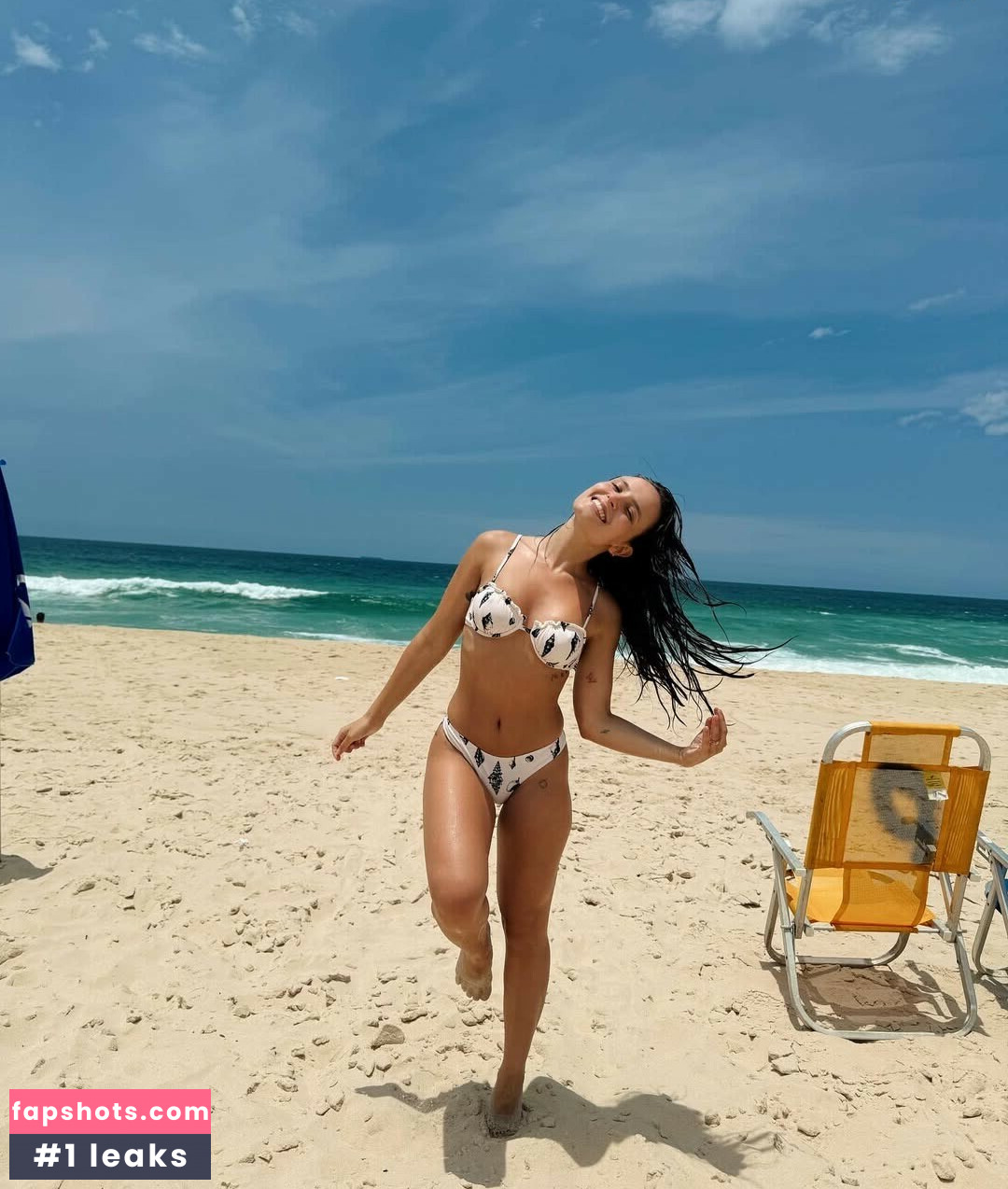 Larissa Manoela gallery photo #109