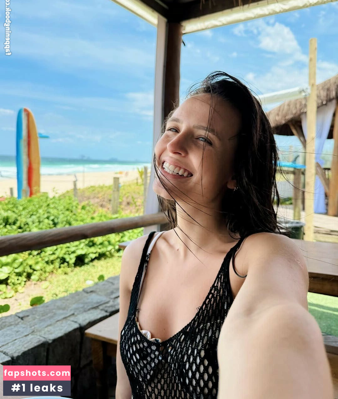 Larissa Manoela gallery photo #114