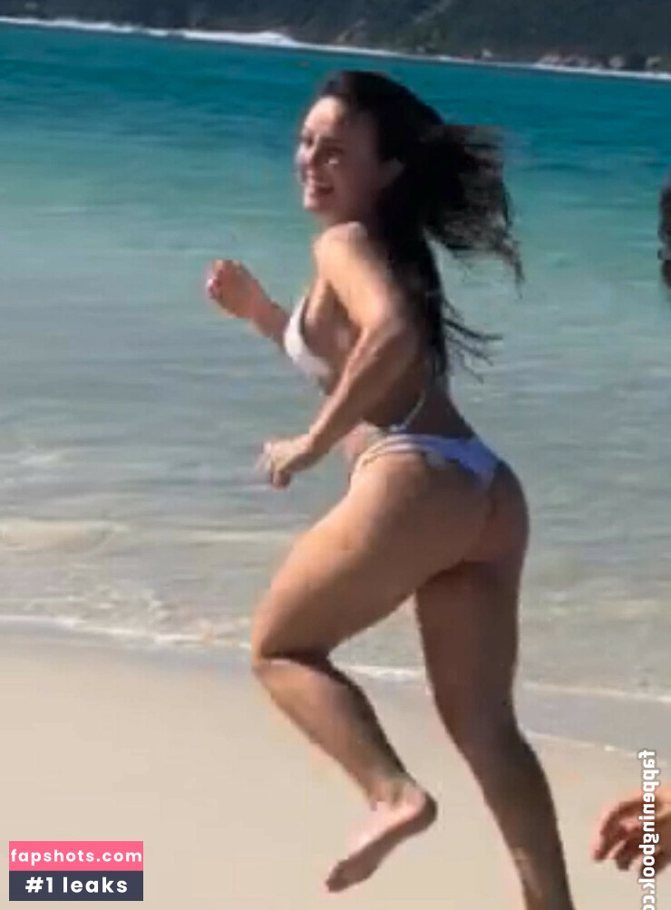 Larissa Manoela gallery photo #204