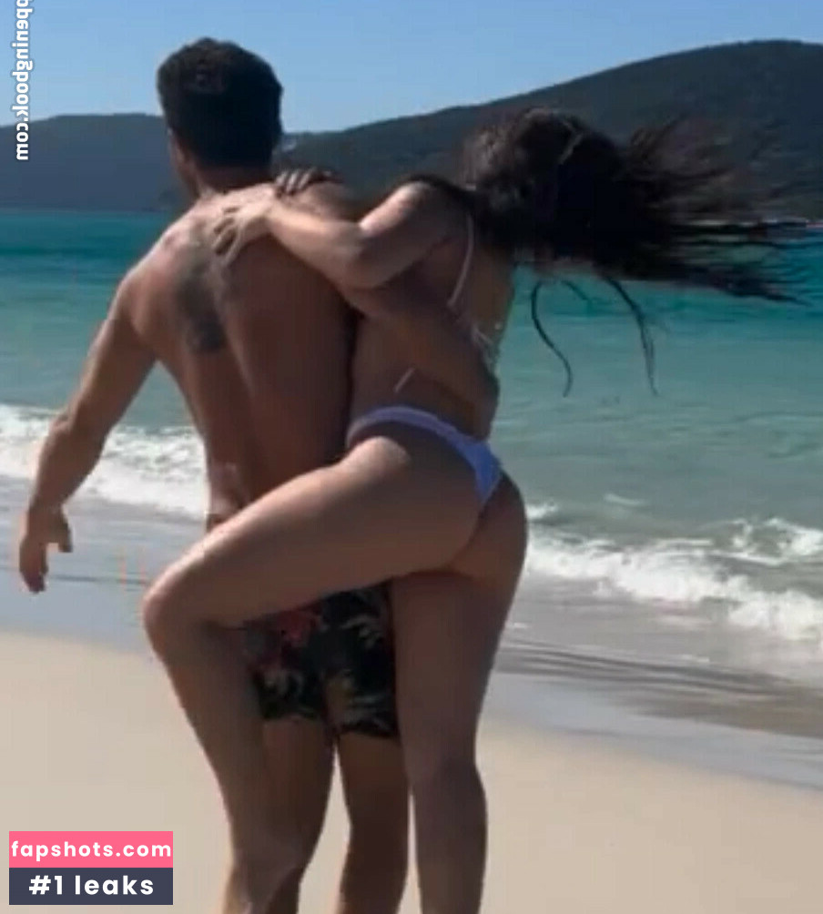 Larissa Manoela gallery photo #205