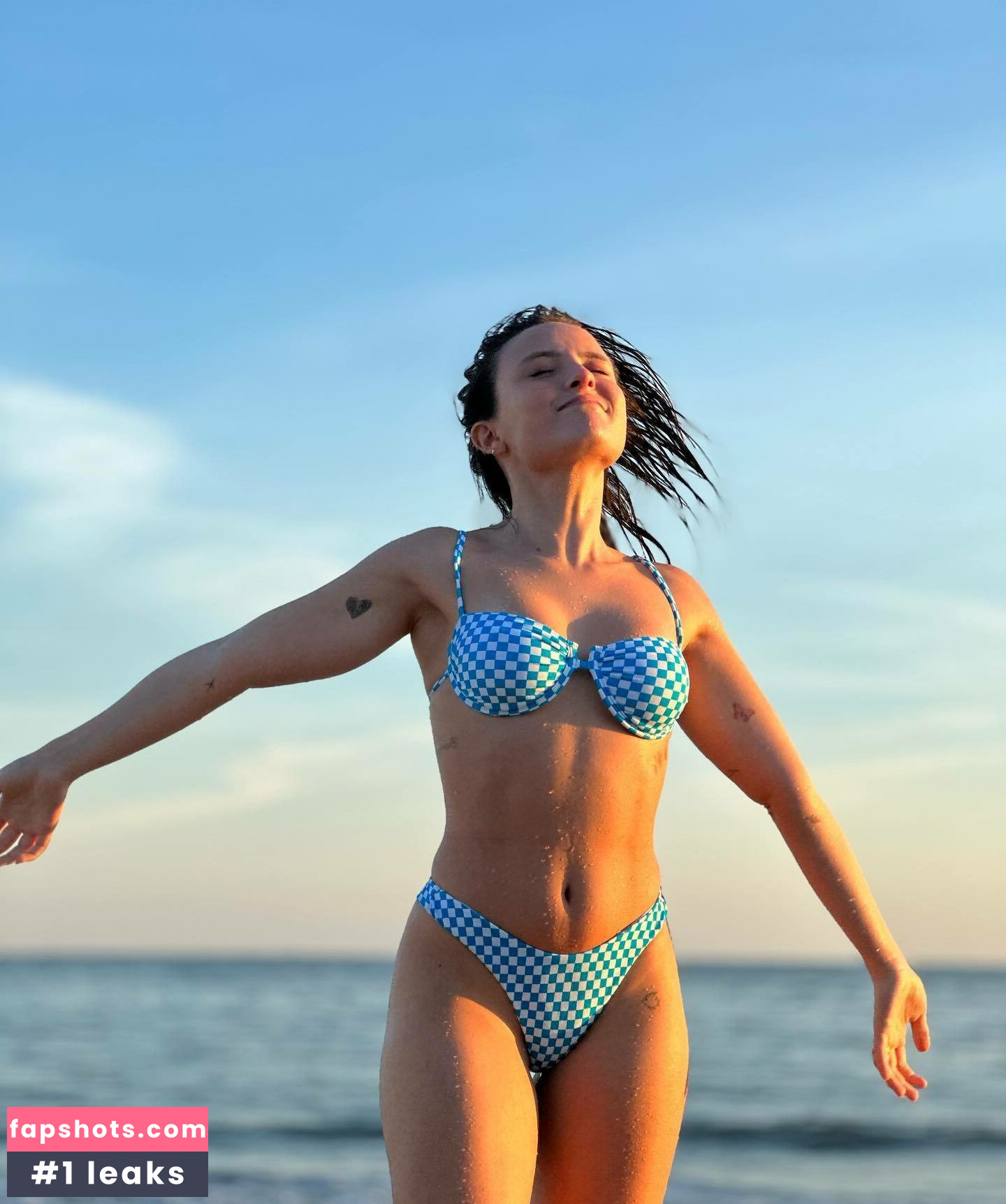 Larissa Manoela gallery photo #237