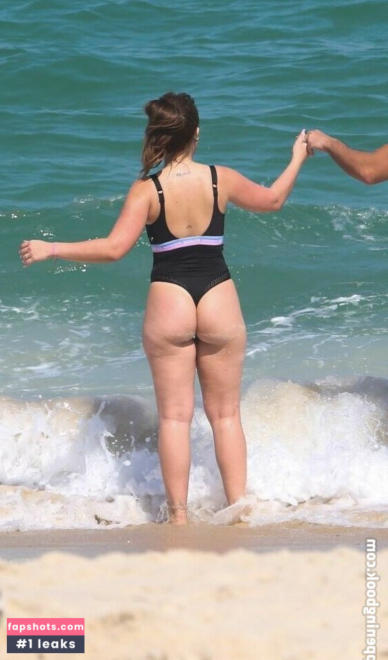 Larissa Manoela gallery photo #238