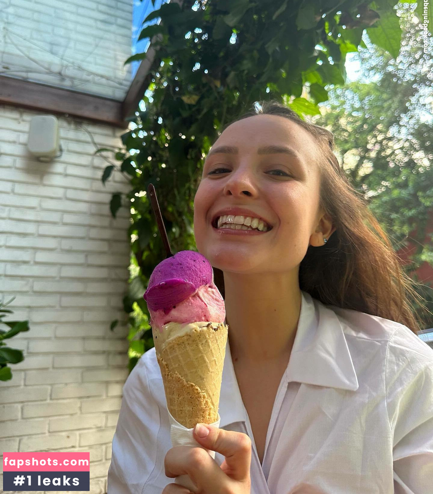 Larissa Manoela gallery photo #246