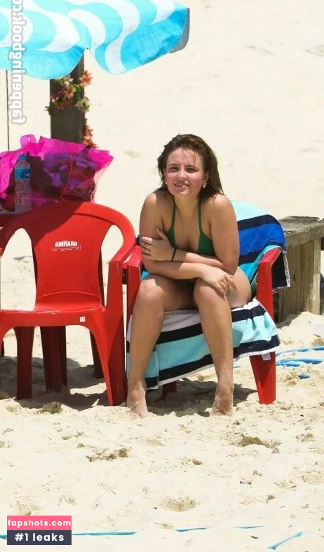 Larissa Manoela gallery photo #283