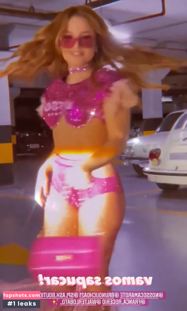 Larissa Manoela gallery photo #303