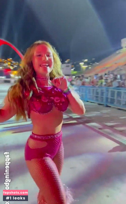 Larissa Manoela gallery photo #307