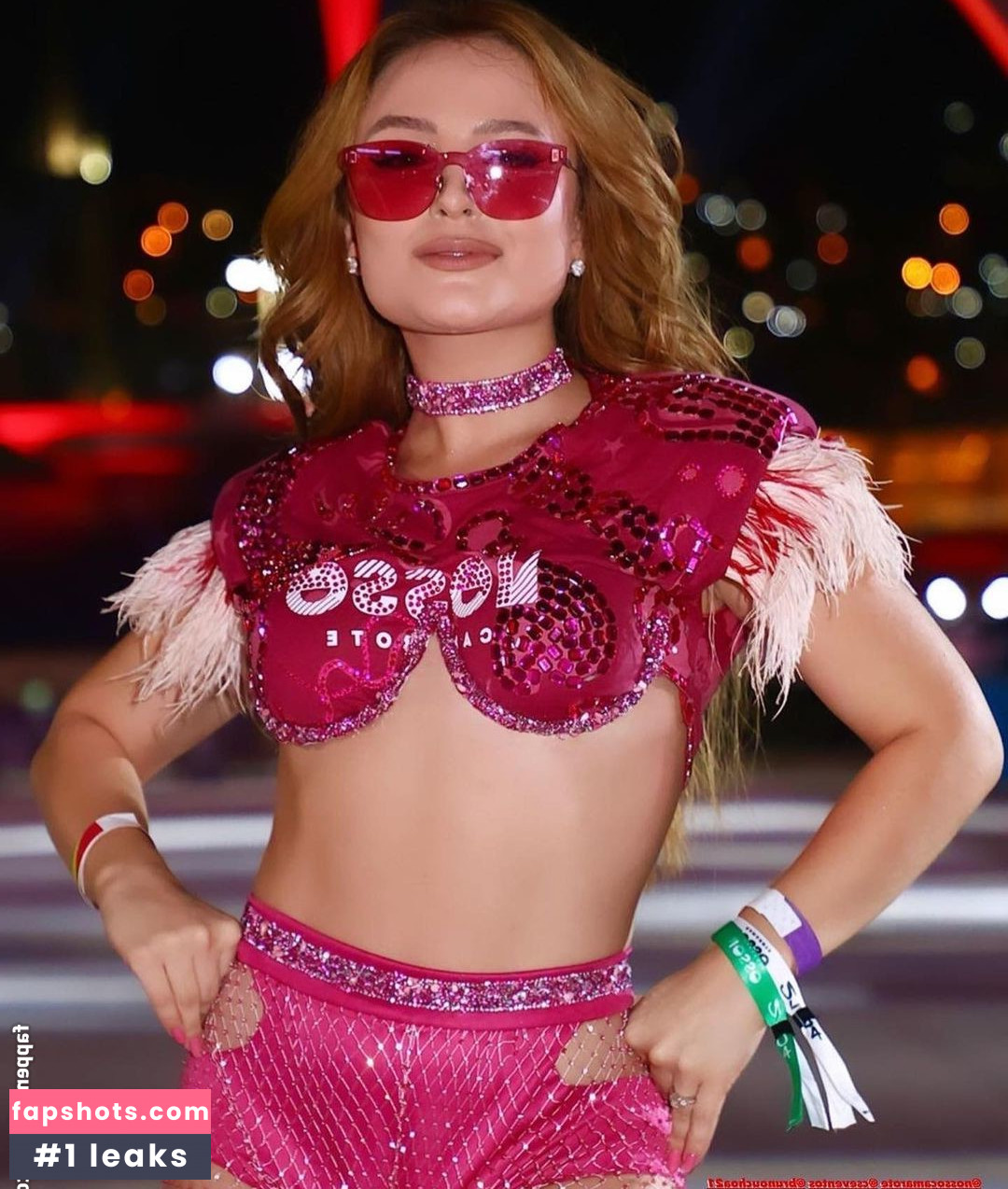 Larissa Manoela gallery photo #311