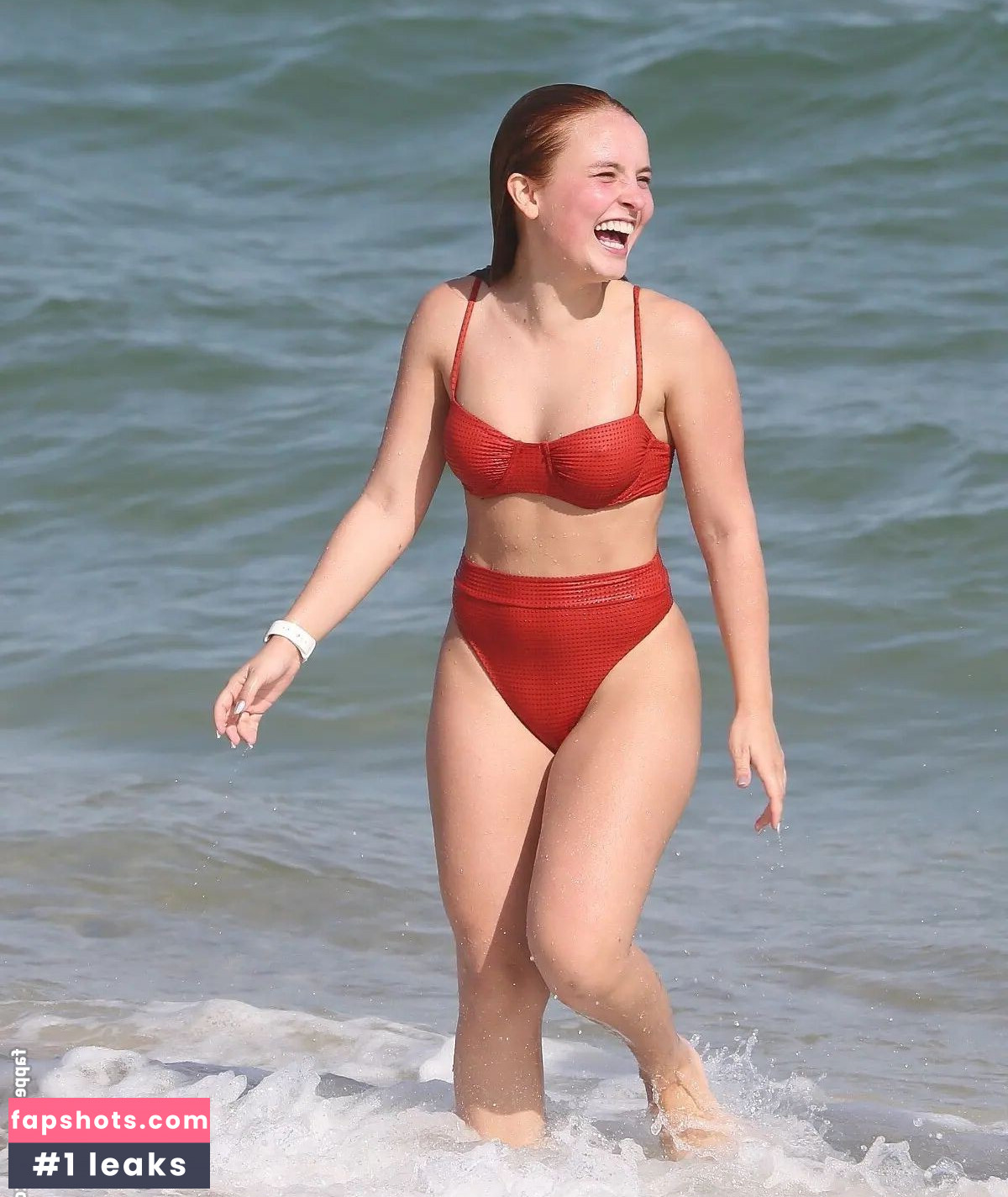 Larissa Manoela gallery photo #314