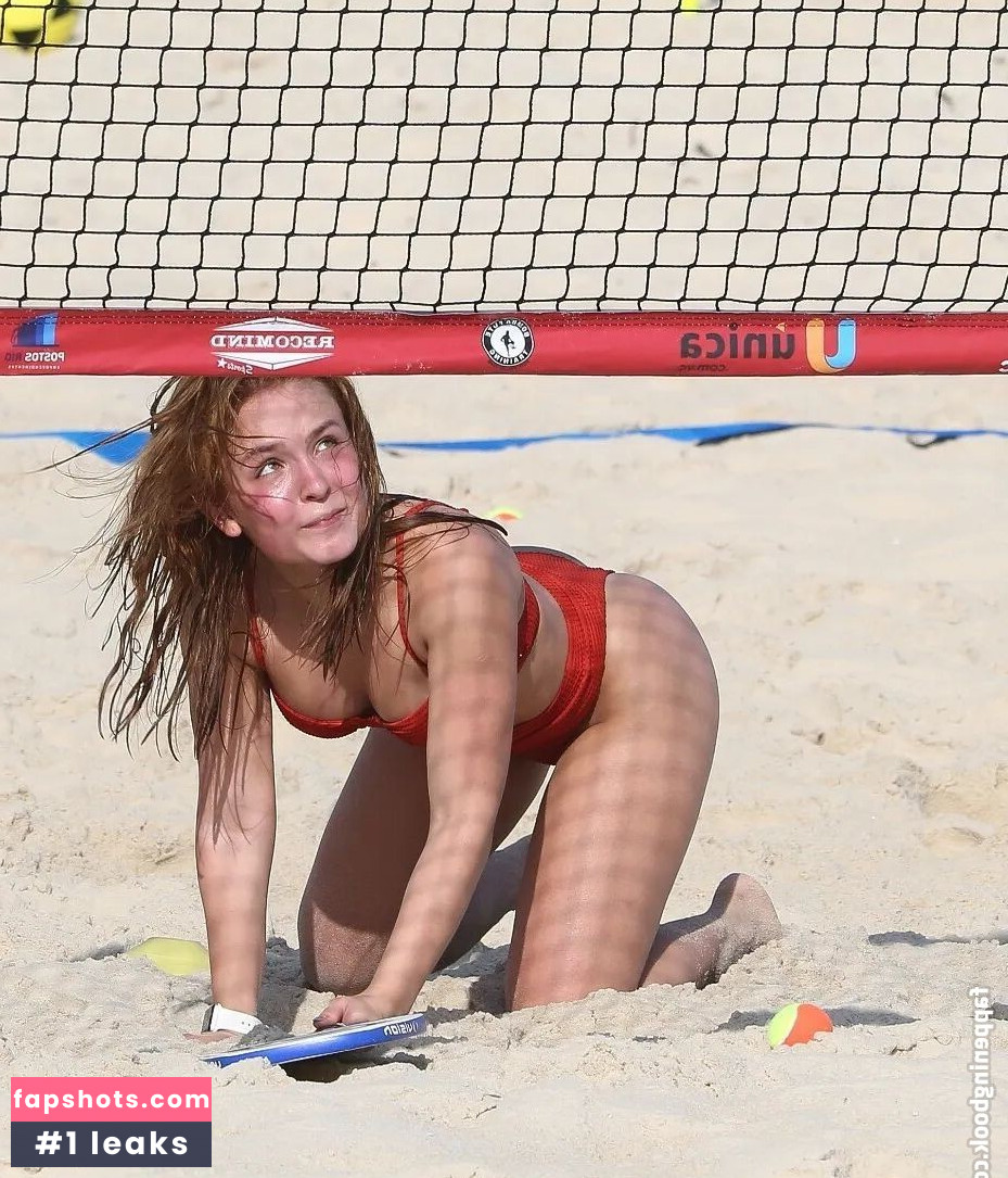 Larissa Manoela gallery photo #316